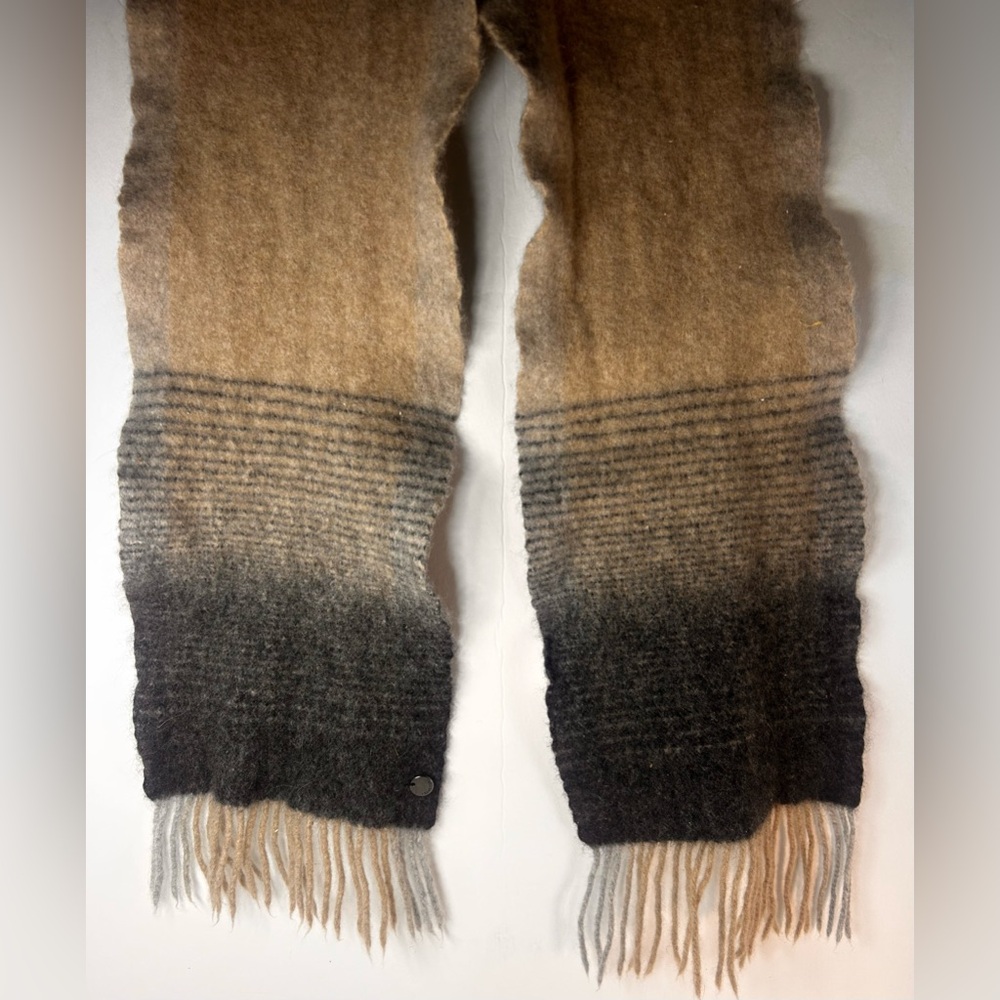 Fraas Scarf, 100% Cashmere. Gradient Color Scheme